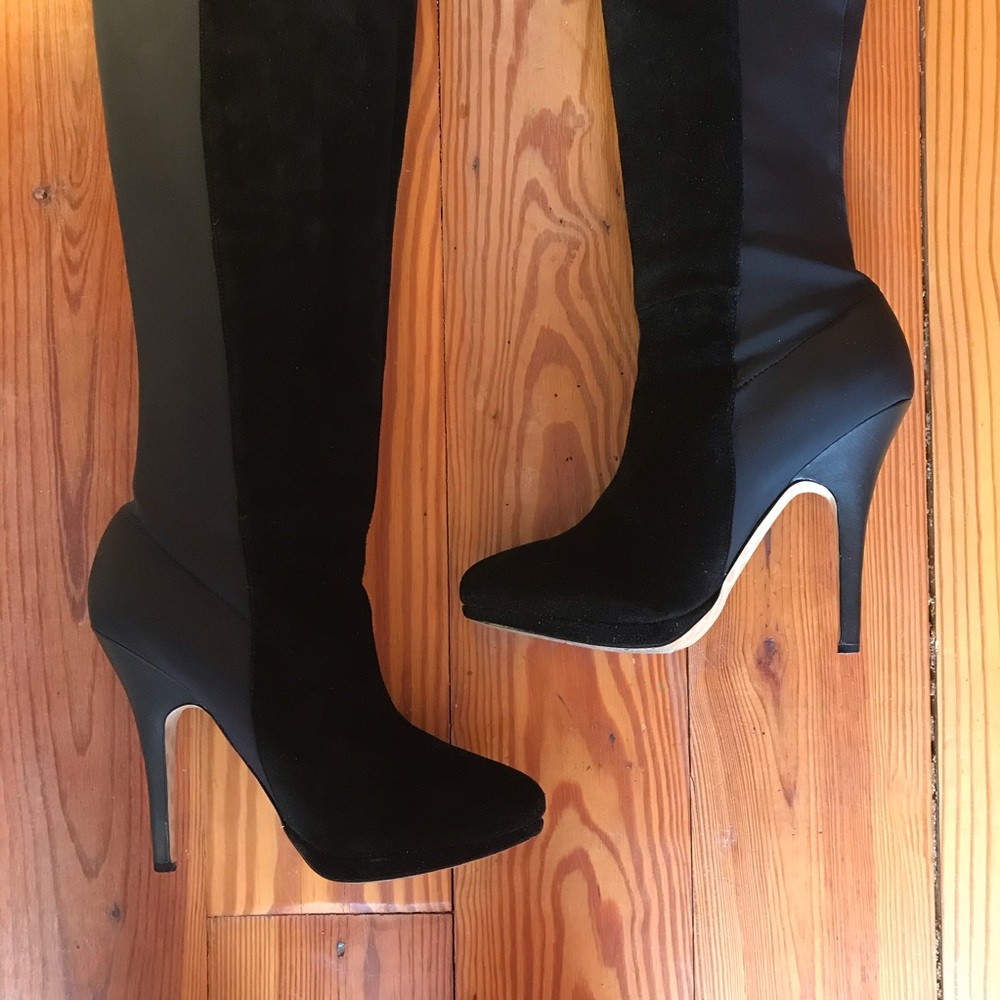 Betsey Johnson Black Knee-high Boots, EUC, 7.5 - Picture 6 of 16